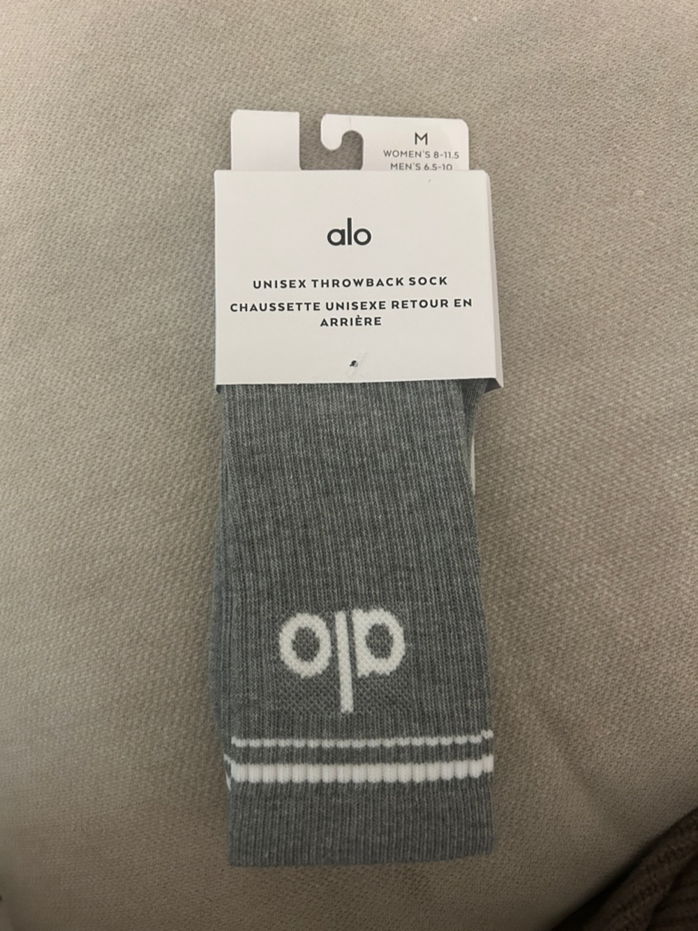 NWT Alo Yoga  Unisex Throwback Socks - Gray
